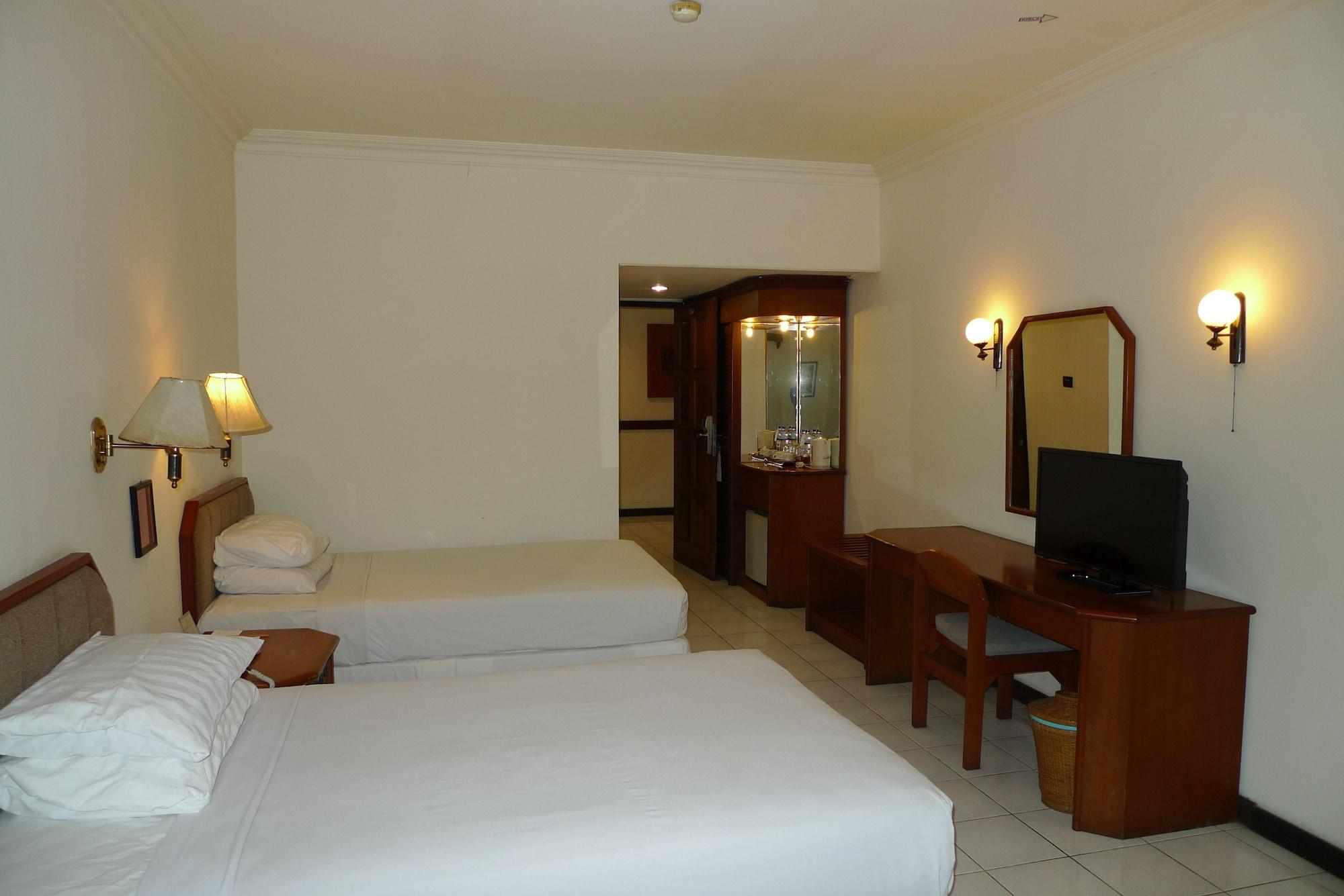 Lombok Raya Hotel Mataram Zewnętrze zdjęcie